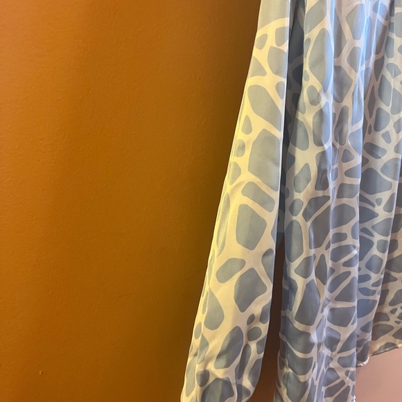 Zara Blouse RN77302 size large good condition - Picture 7 of 8